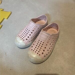 Native Kids Shoes - Pink size 8 toddler